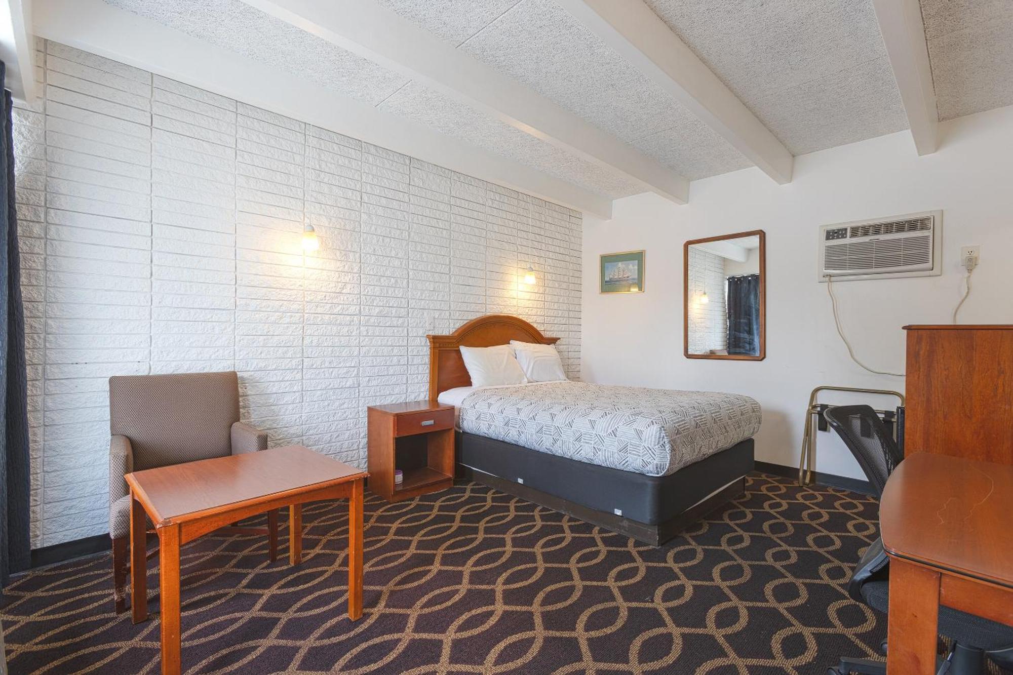 Breezewood Sonrise Inn Lincoln Hwy By Oyo מראה חיצוני תמונה