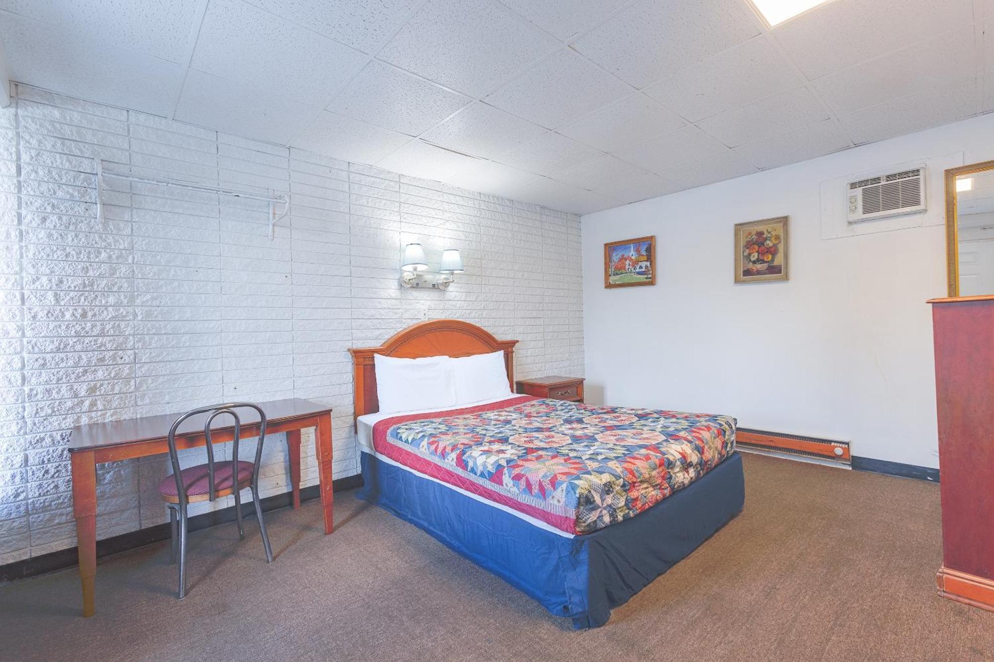 Breezewood Sonrise Inn Lincoln Hwy By Oyo מראה חיצוני תמונה