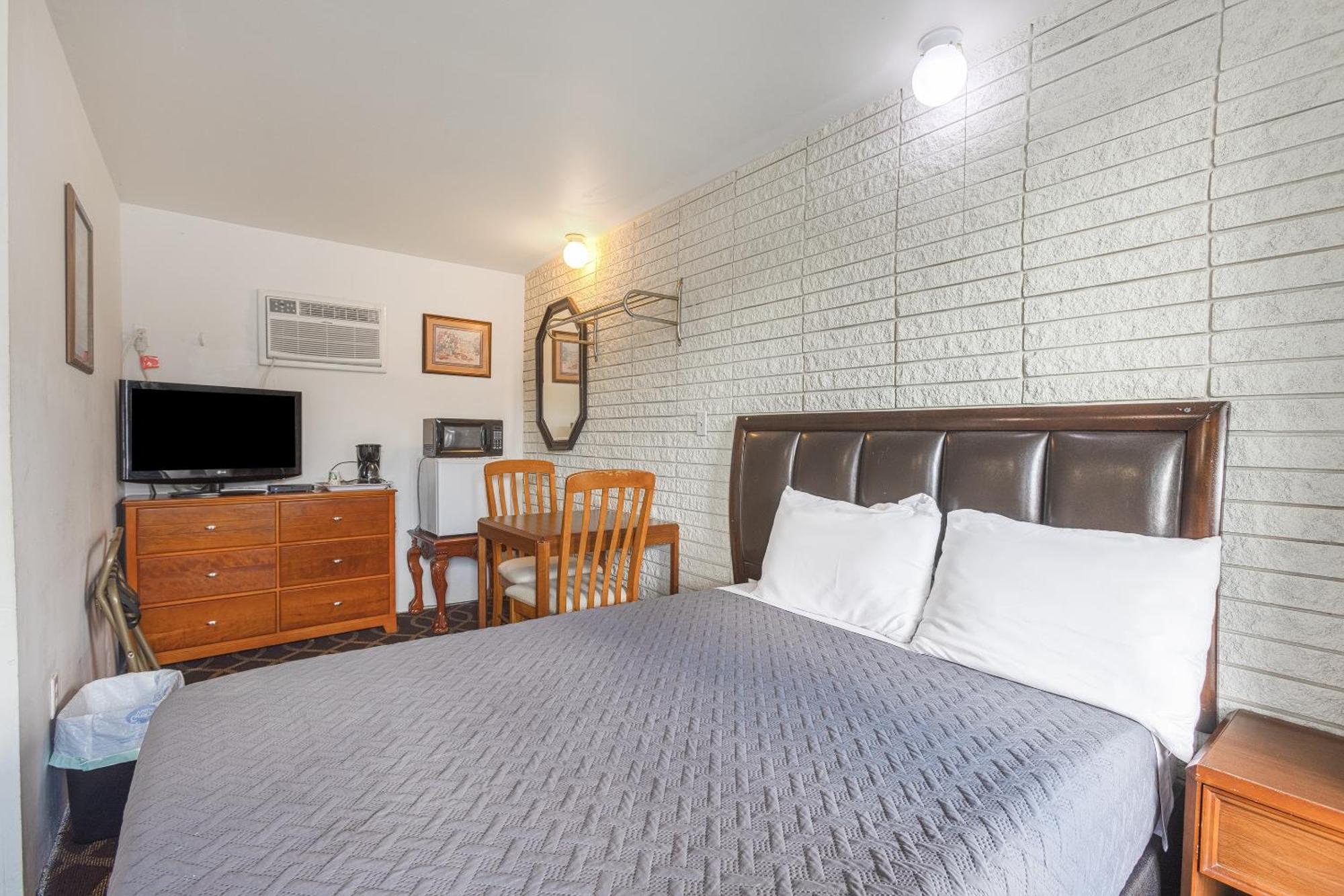 Breezewood Sonrise Inn Lincoln Hwy By Oyo מראה חיצוני תמונה