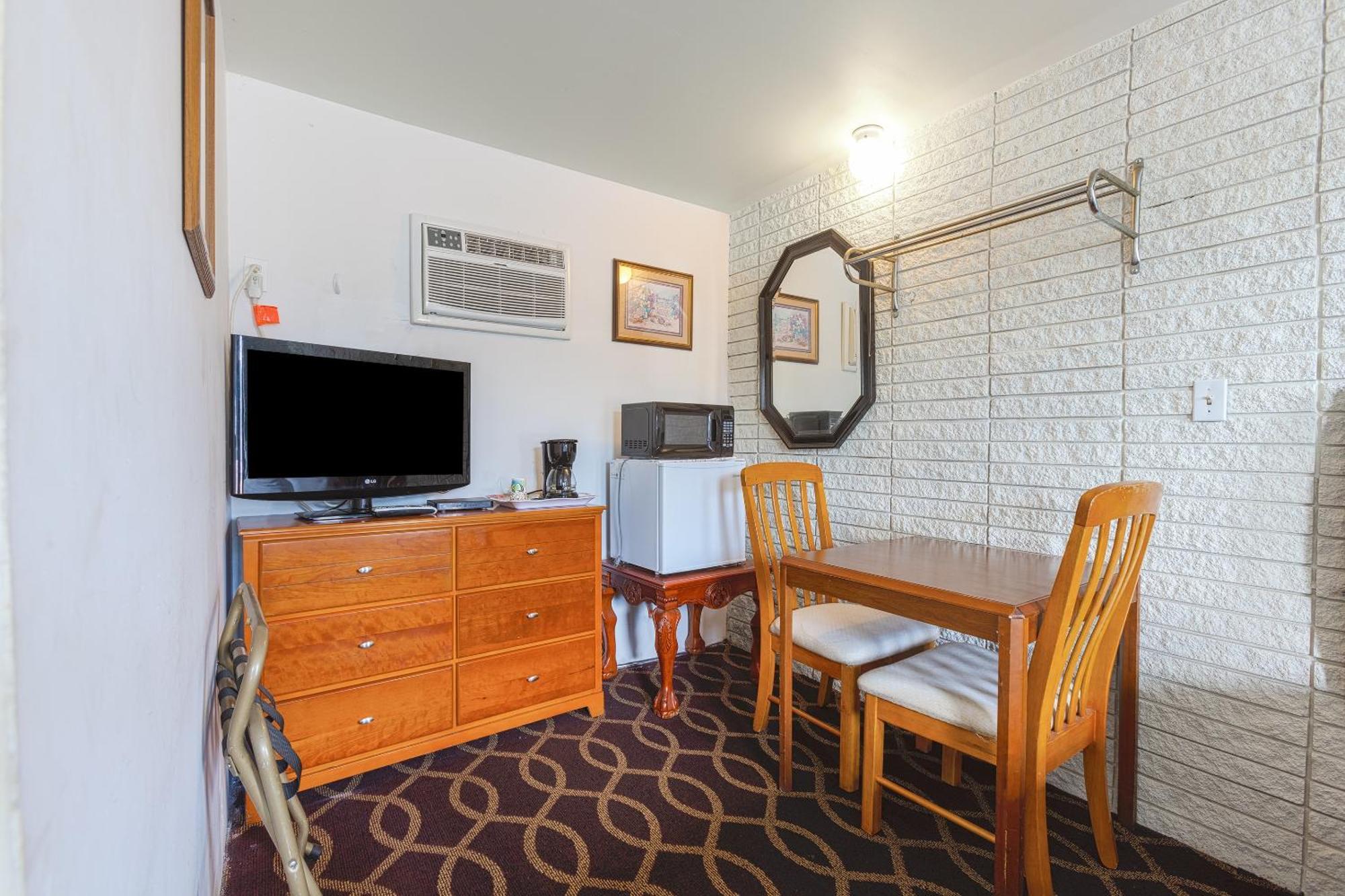 Breezewood Sonrise Inn Lincoln Hwy By Oyo מראה חיצוני תמונה