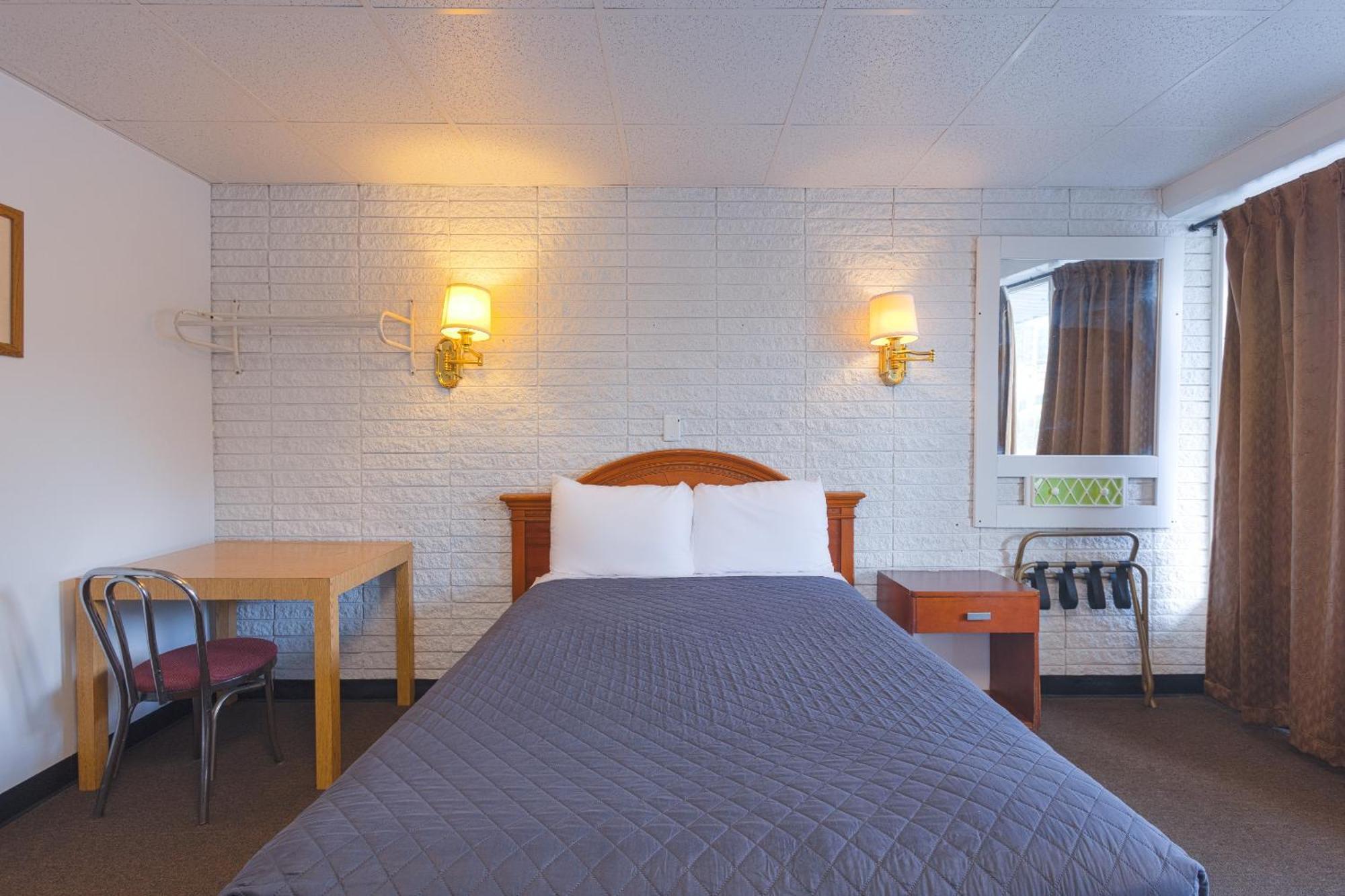 Breezewood Sonrise Inn Lincoln Hwy By Oyo מראה חיצוני תמונה