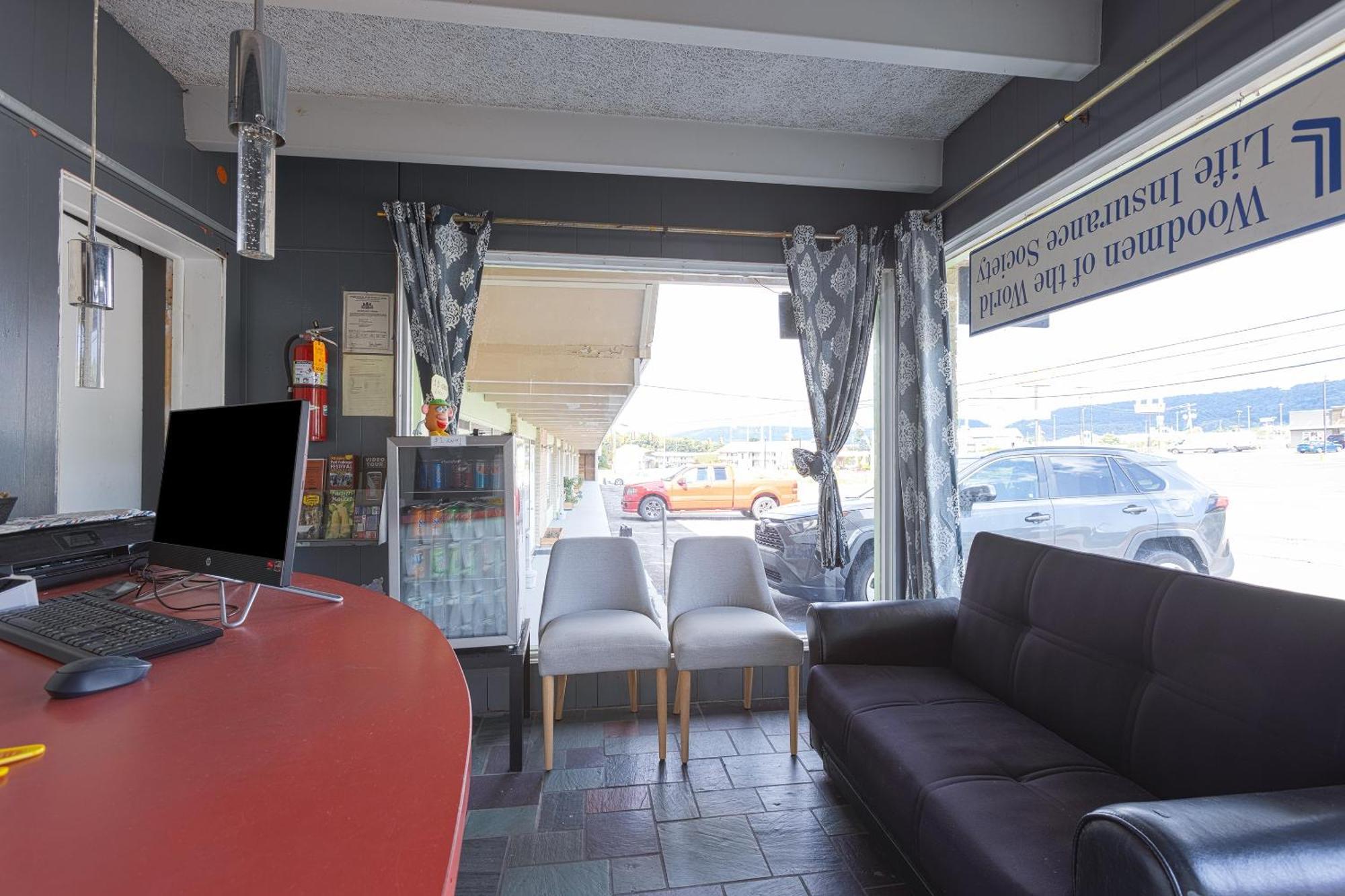 Breezewood Sonrise Inn Lincoln Hwy By Oyo מראה חיצוני תמונה