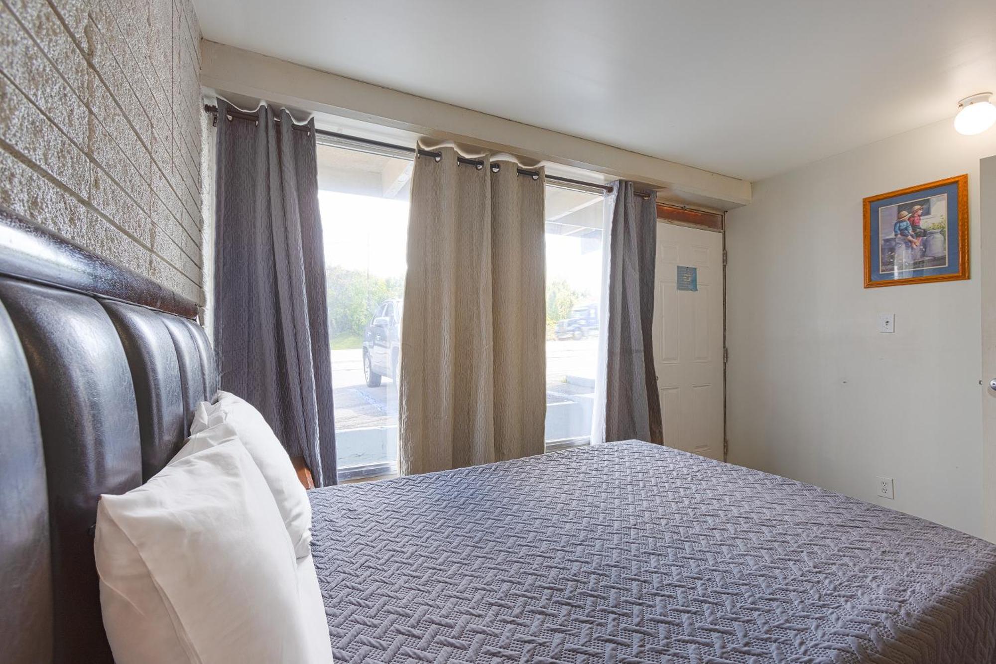 Breezewood Sonrise Inn Lincoln Hwy By Oyo מראה חיצוני תמונה