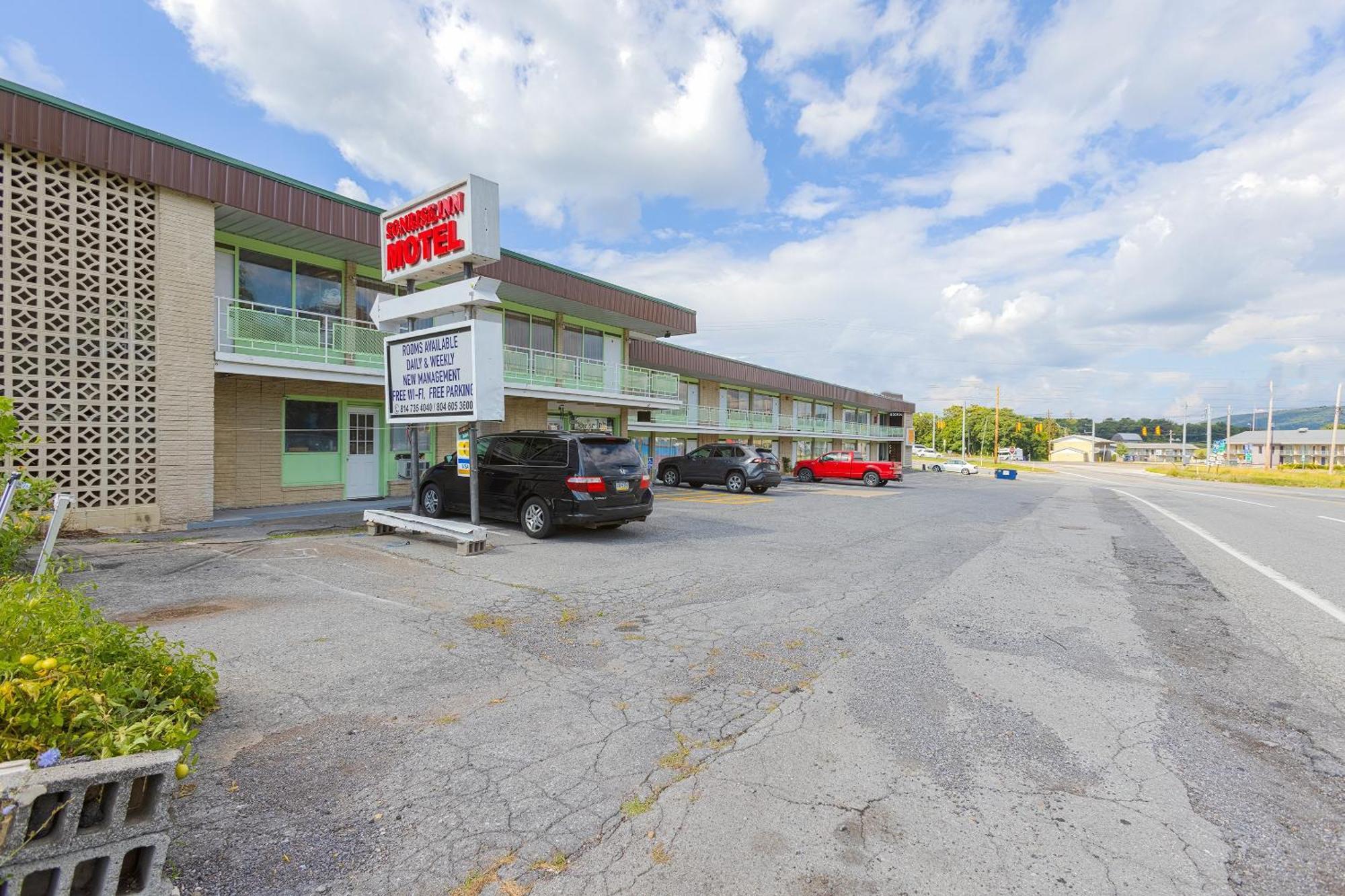 Breezewood Sonrise Inn Lincoln Hwy By Oyo מראה חיצוני תמונה