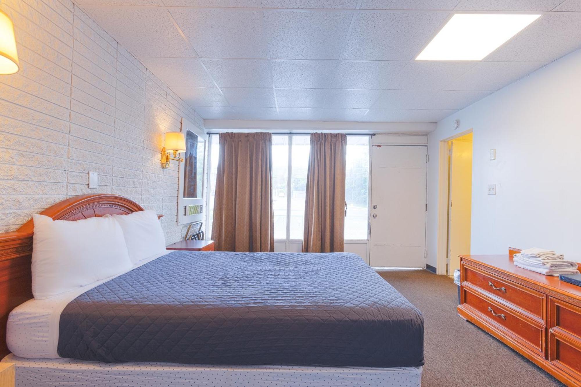 Breezewood Sonrise Inn Lincoln Hwy By Oyo מראה חיצוני תמונה