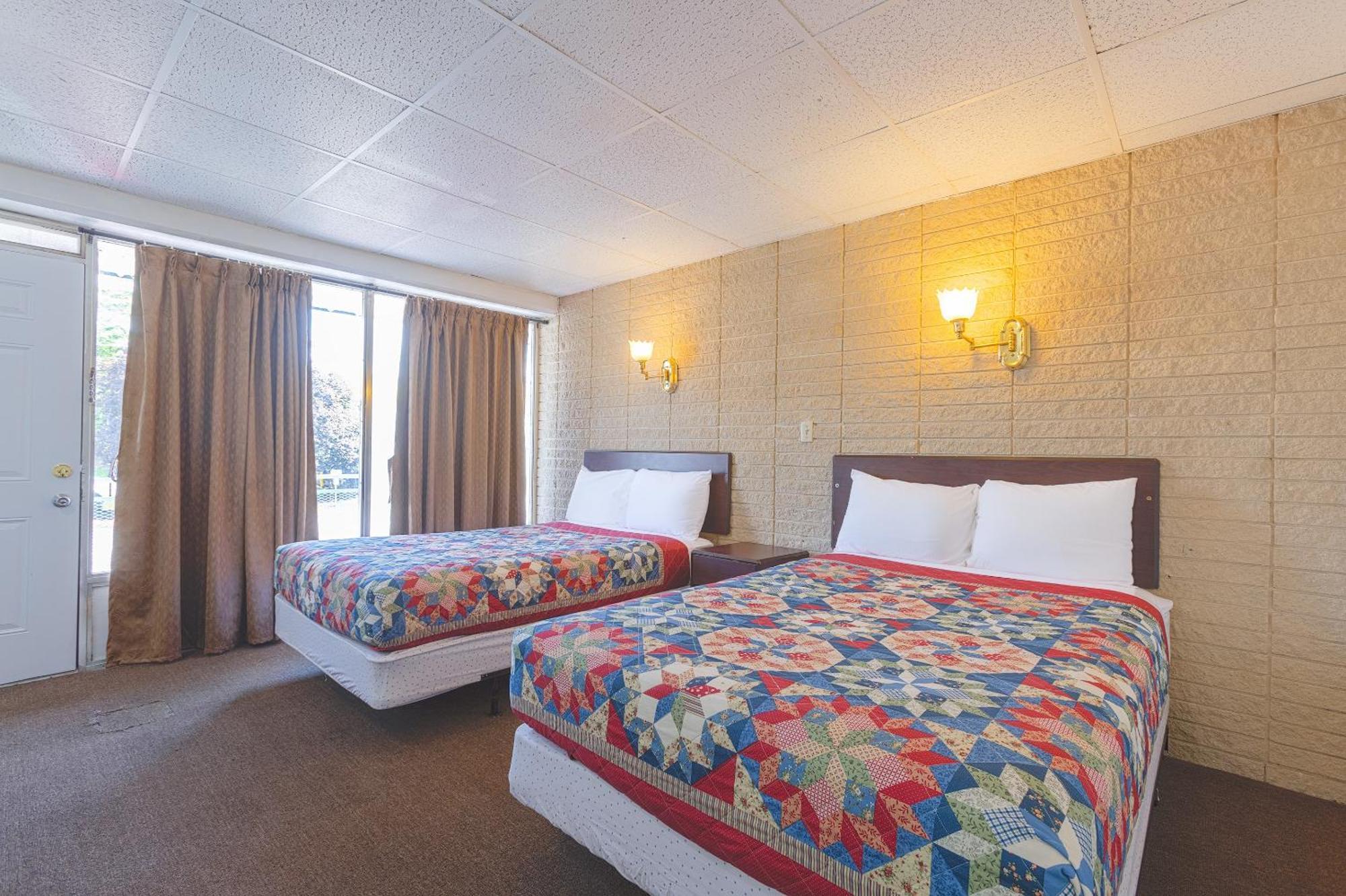 Breezewood Sonrise Inn Lincoln Hwy By Oyo מראה חיצוני תמונה