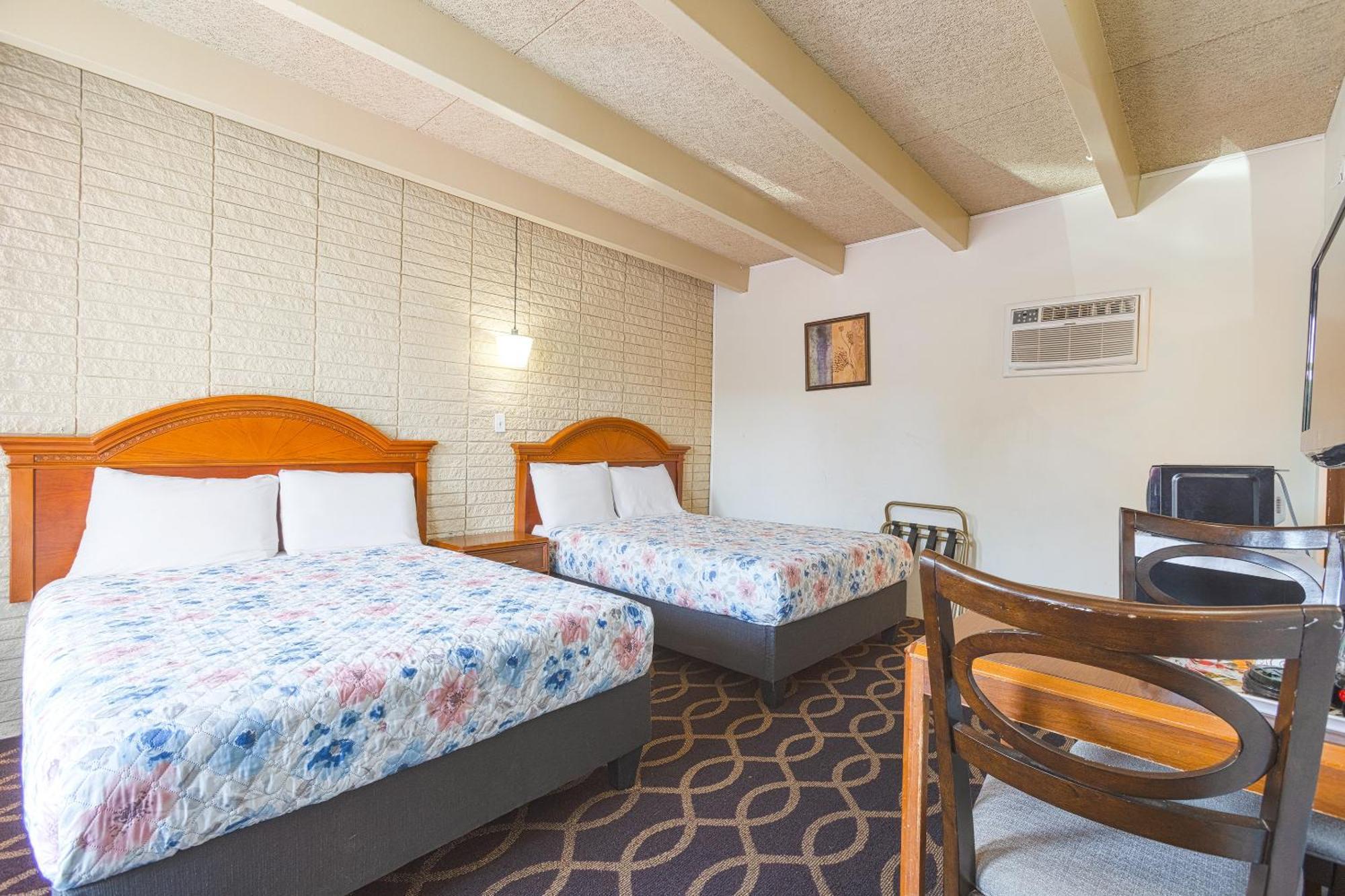 Breezewood Sonrise Inn Lincoln Hwy By Oyo מראה חיצוני תמונה