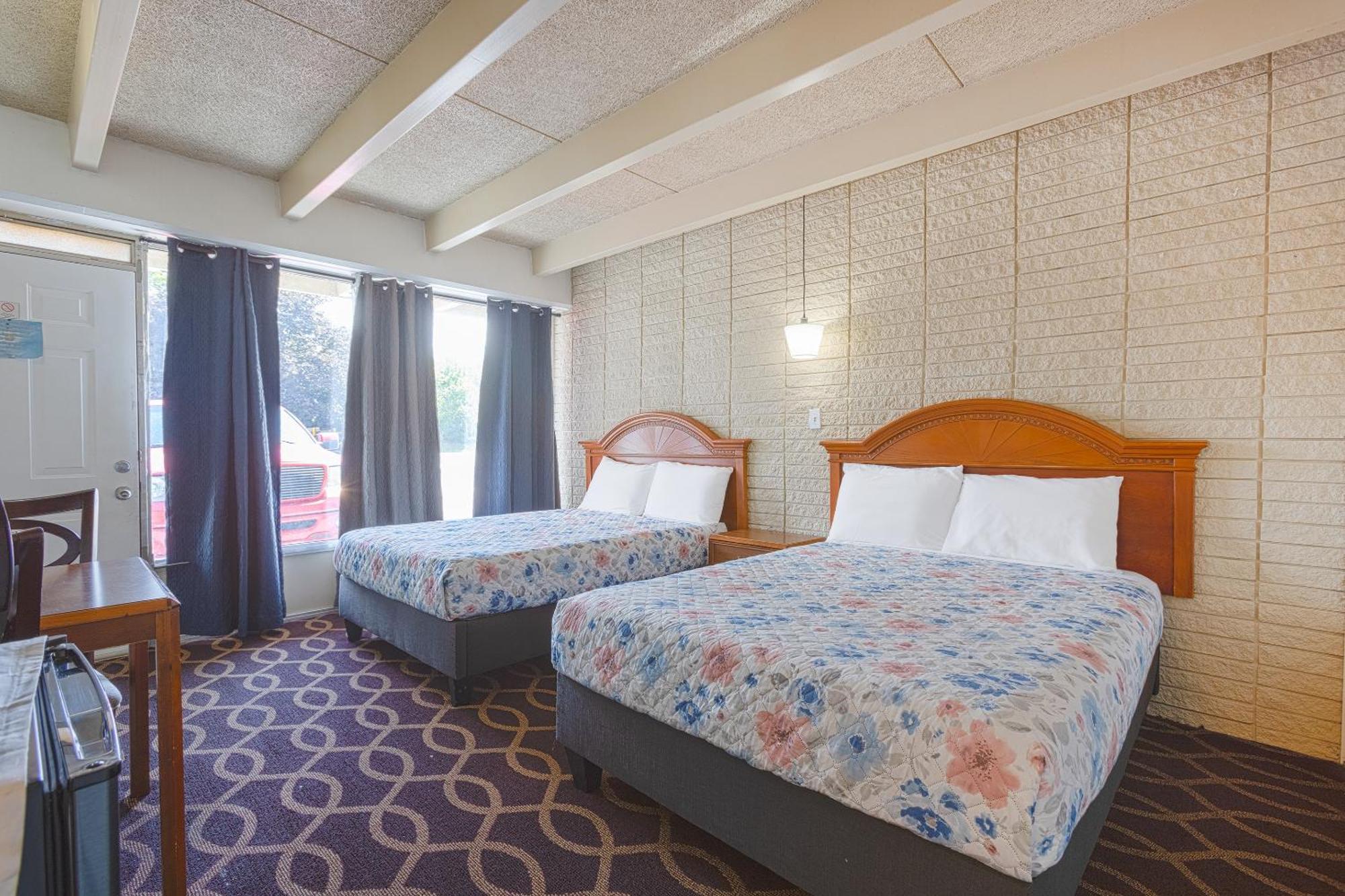 Breezewood Sonrise Inn Lincoln Hwy By Oyo מראה חיצוני תמונה